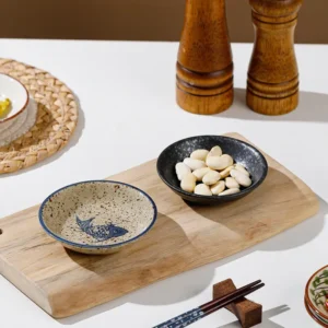 2 plats à sauce au design japonais