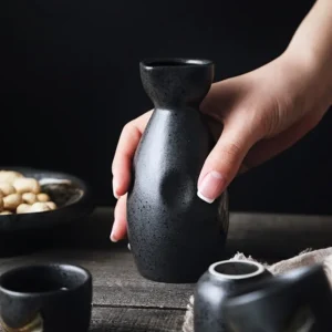 bouteille Tokkuri noir pour saké